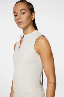 New Leya Sleeveless Top Golf|Tanks